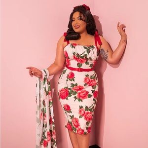 Micheline Pitt Vixen - 1950s wiggle sundress in vintage rose print - Size L